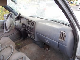 1996 TOYOTA TACOMA STANDARD CAB WHITE 2.4 AT 2WD Z19845